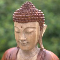Handgeschnitzte Buddhastatue - 40cm Hände im Schoß