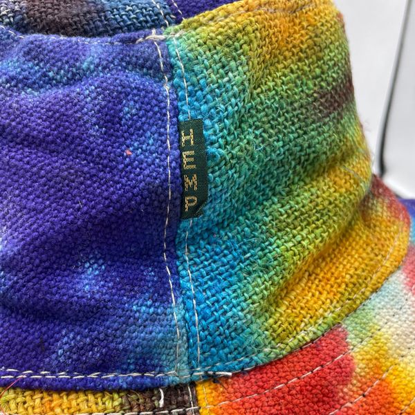 Geflickter Boho-Festivalhut aus Hanf und Baumwolle – Batikt