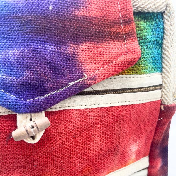 Umhängetasche mit zwei Reißverschlussfächern aus Hanf-Batik