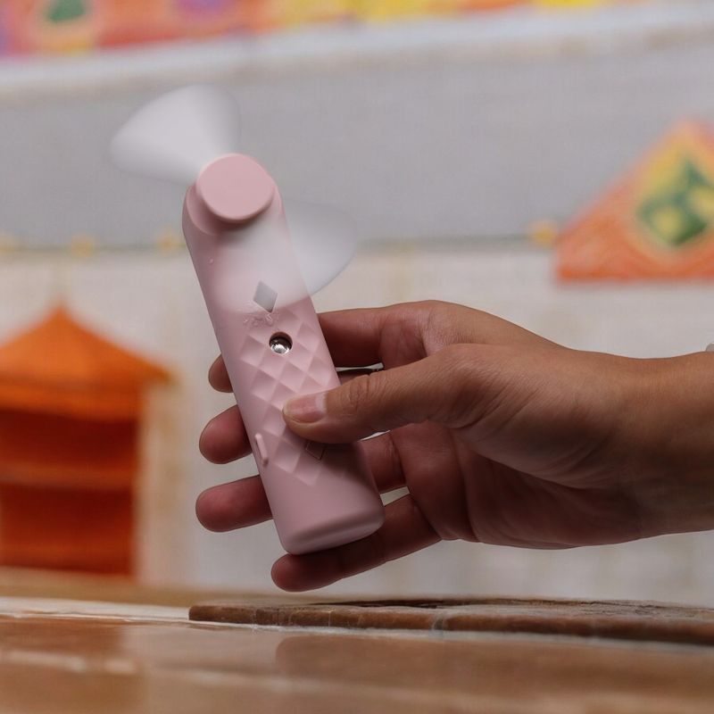 Rosa Nano Nebel Gesichtsventilator und Spray – über USB wiederaufladbar