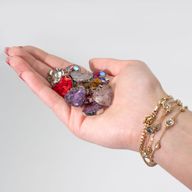 Anhänger mit Stahlgehäuse in Herzform – 12 verschiedene Edelsteinsplitter und Muscheln