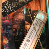 Banjara Buddha Räucherstäbchen-Geschenkpackung Starter-Set – 12 Packungen mit je 6 Räucherstäbchen