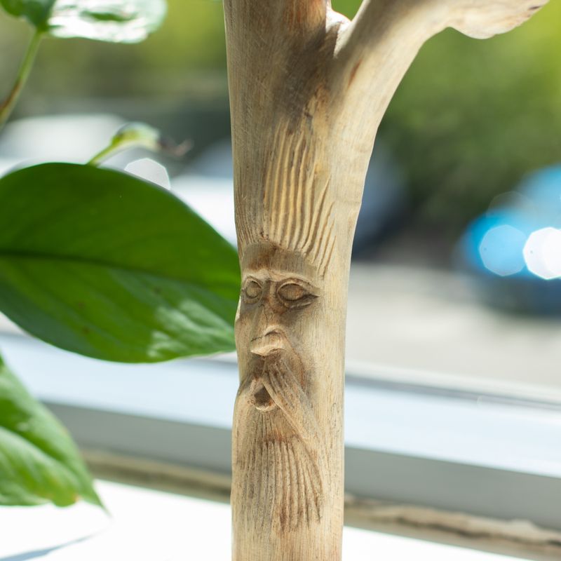 Handgefertigte Parasiten-Holzkunst-Schnitzerei – Greenman