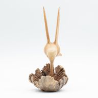 Handgefertigte Parasite-Holzkunst-Schnitzerei - Nektar trinkender Kolibri