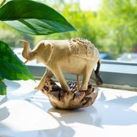 Handgefertigte Parasite-Holzkunst-Schnitzerei - Elefant läuft