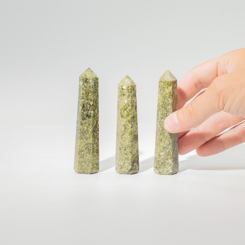 sechsflächige Obeliskspitzen aus Edelstein ca. 11 cm - Epidot