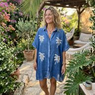 Nomad Sari Auf der Med-Kollektion - Kaftan - Blau mit Gold- und Weißem Palmen-Dekor