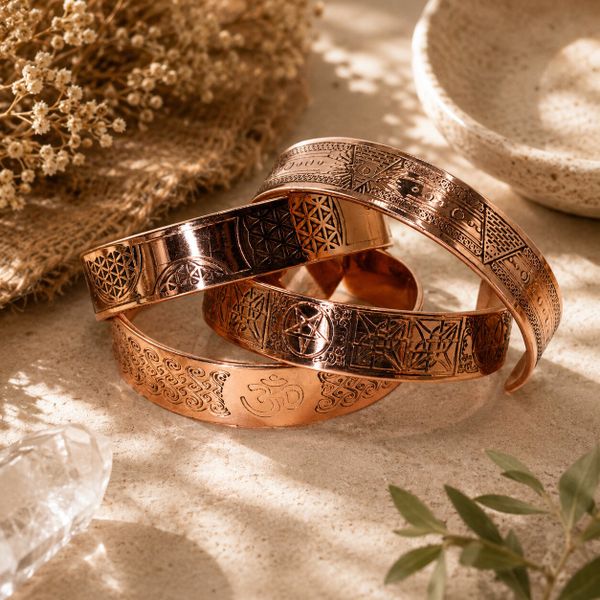 Kupferarmbänder und Ringe mit Magneten