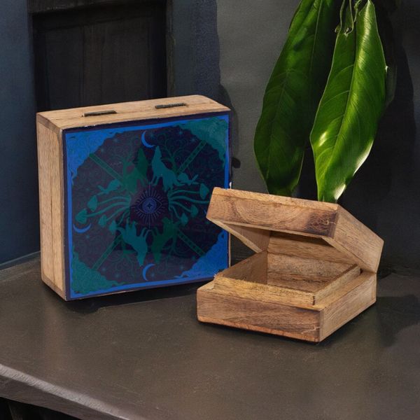 Emaillierte Holzboxen und Tabletts