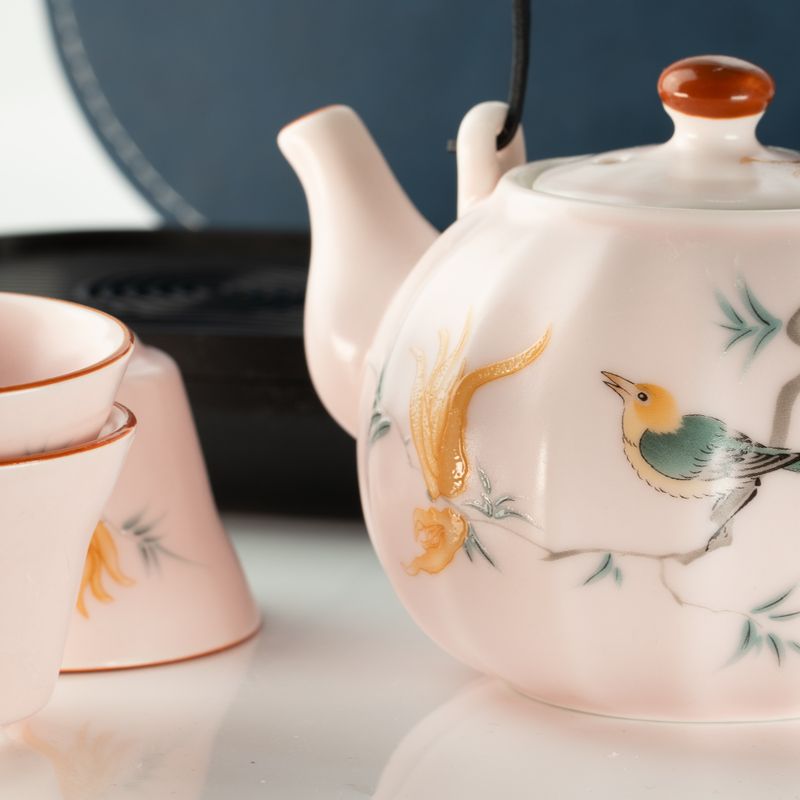 Reise-Teekannen-Set und vier Tassen - Rosa Vintage-Kürbis-Stil