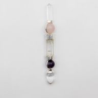 Axis of Grace Wand - Amethyst- und Rosenquarzkugeln, Quarzstiel - 12 cm