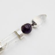 Axis of Grace Wand - Amethyst- und Rosenquarzkugeln, Quarzstiel - 12 cm