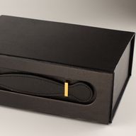 Flach verpackte Geschenkbox - Medium-Geschenkkorb (24x18,2x8 cm) - Schwarz