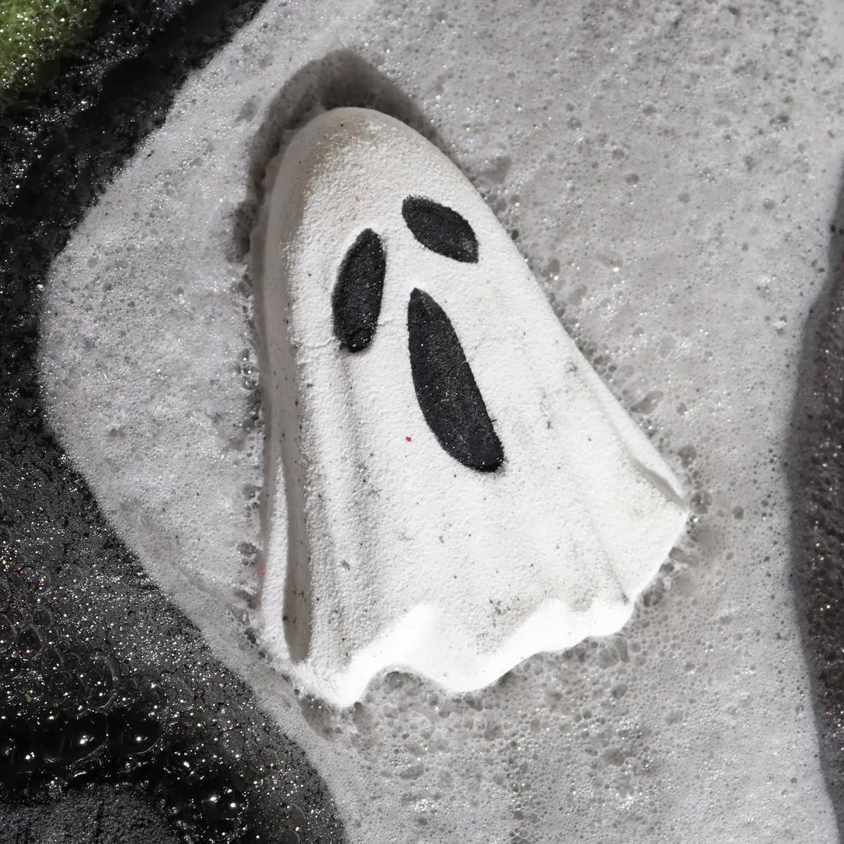 Geist bath bomb