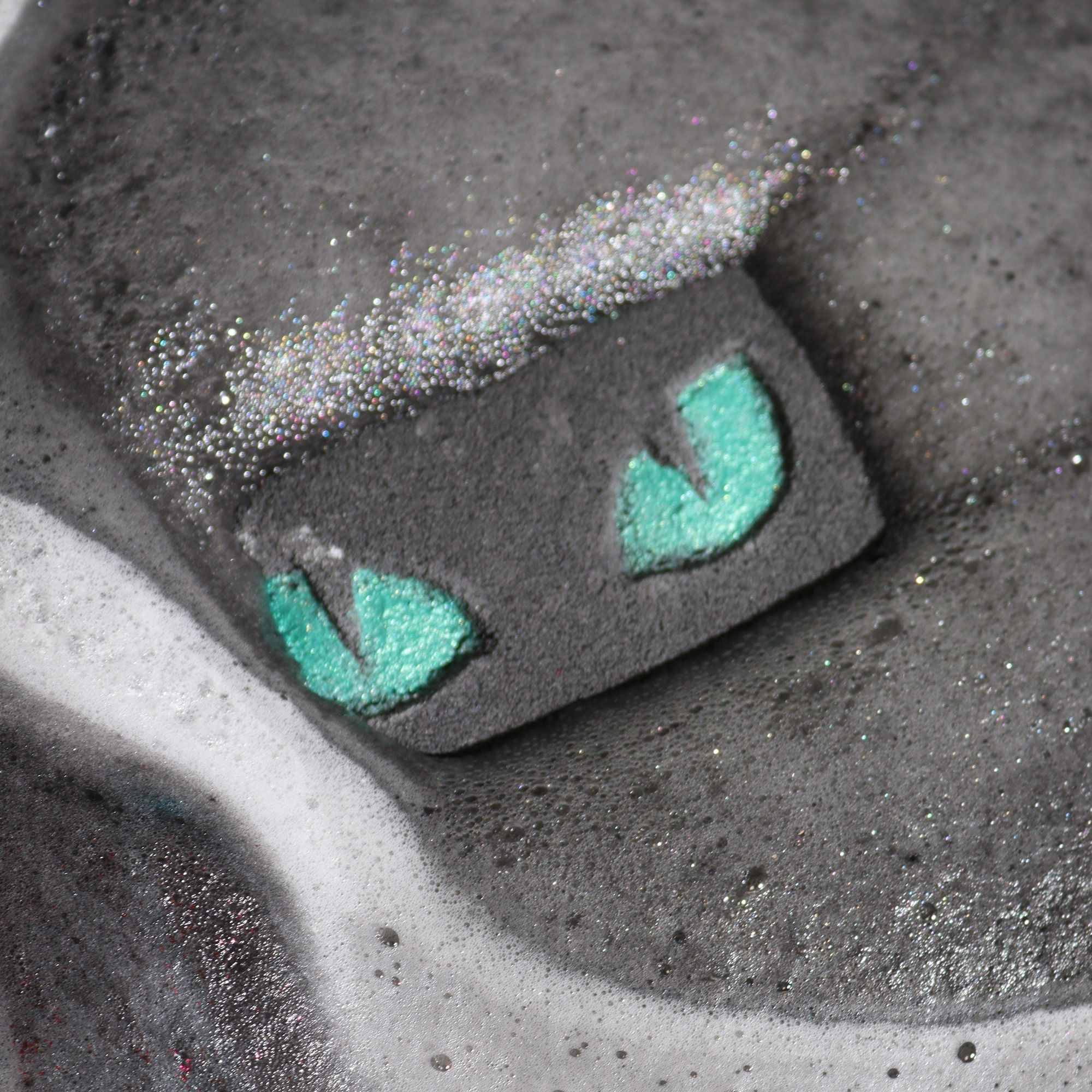 Katzenaugen bath bomb