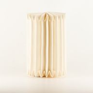 Wandleuchte aus plissiertem Papier im skandinavischen Stil