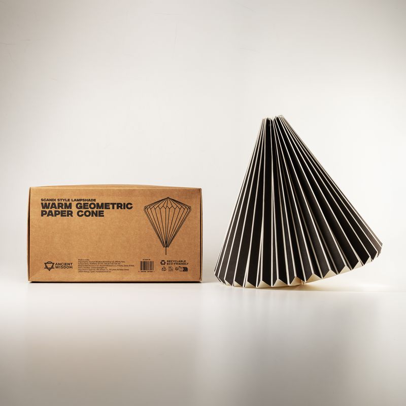Lampenschirm aus Papier in Kegelform mit geometrischem Muster