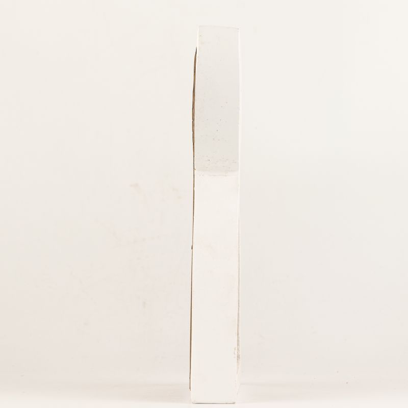 Engel aus Mangoholz – geweißt mit Eisen-Dekorausschnitt – 22cm