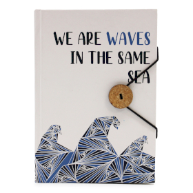 Kleines Notizbuch mit Riemen  - Waves in the same sea