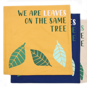 3x Bedruckter Kissenbezug aus Baumwolle –We are Leaves– Gelb, Blau und Natur