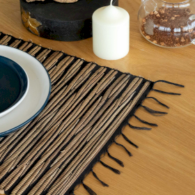 Natürliches Tischset aus Wasserhyazinthe - Schwarz mit Fransen