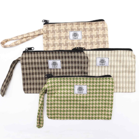 4x Weiche und praktische Beutel aus natürlichem Material – (4 x 1 verschiedene Materialien) – 20 x 13 cm
