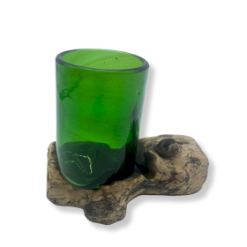 Recycelte Bierflaschenglas - Whiskyglas auf Holz