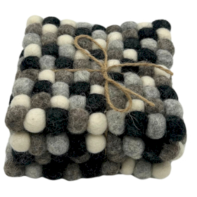 Quadratische Untersetzer mit Filzkugeln - 10cm Mehre Grautöne (4er-Set)
