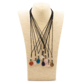 8x Kordel-Halskette mit Edelstein-Anhängern- Herzen & Co.-Kollektion (sortiert)