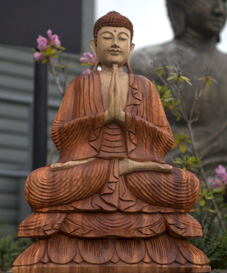 Handgeschnitzte Buddhastatuen